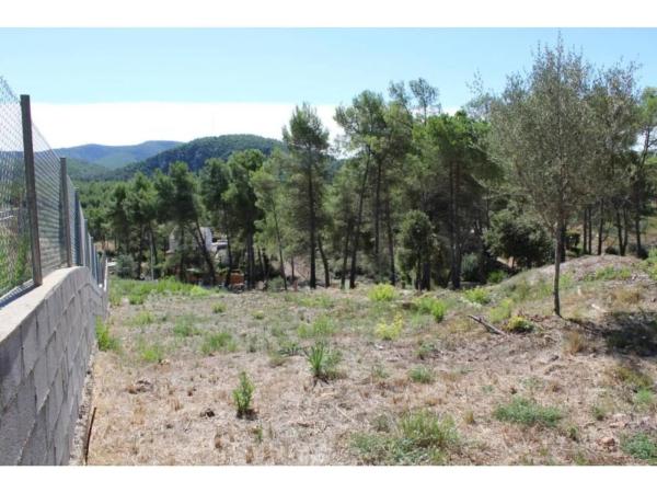 Terreno en calle Montserrat