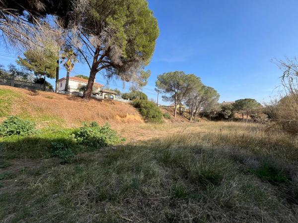 Terreno en calle Corona Australis, 11