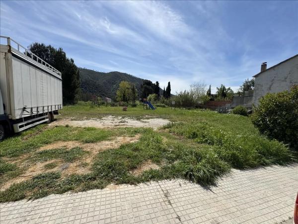 Terreno en calle Torre Baixa
