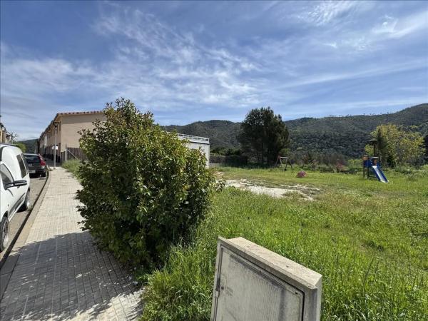 Terreno en calle Torre Baixa