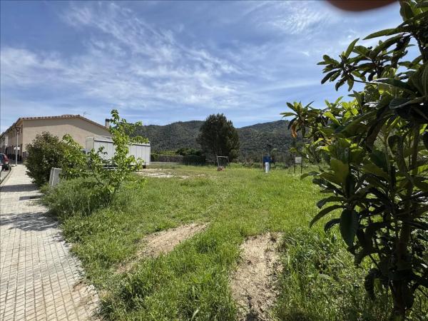Terreno en calle Torre Baixa