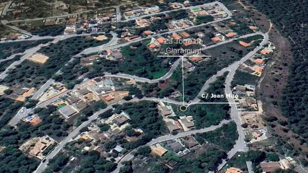 Terreno en calle Joan Miró