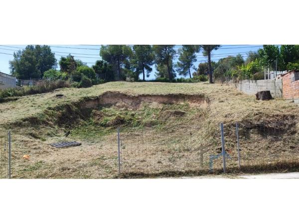 Terreno en calle Mirador de Montserrat