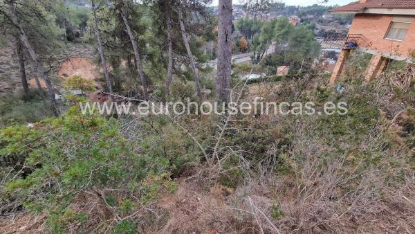 Terreno en calle Lleida