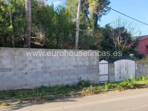 Terreno en calle Portbou