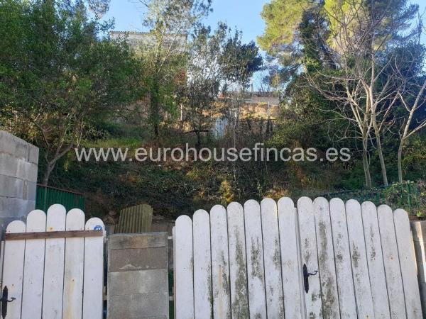 Terreno en calle Portbou