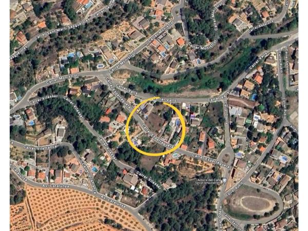 Terreno en calle Monistrol, 239