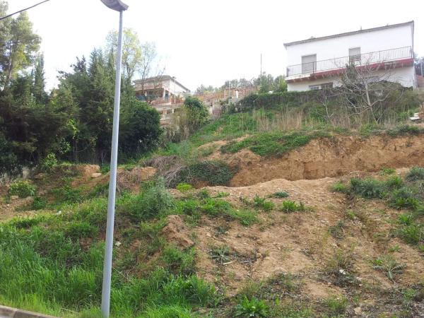Terreno en calle Portbou, 252