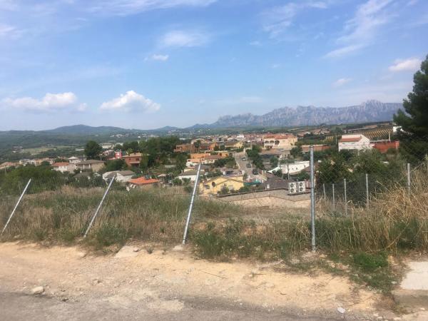 Terreno en calle Rosella, 18