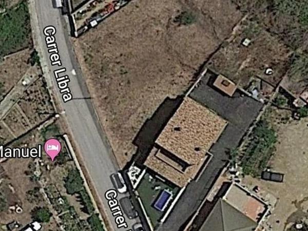Terreno en calle Libra