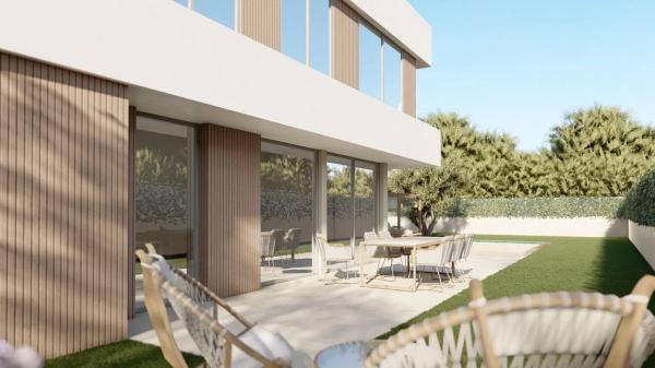 Terreno en calle Viena, 30