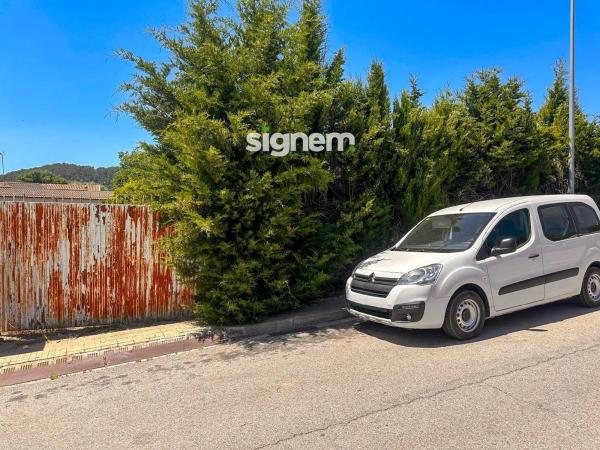 Terreno en calle Guillem de Cervera
