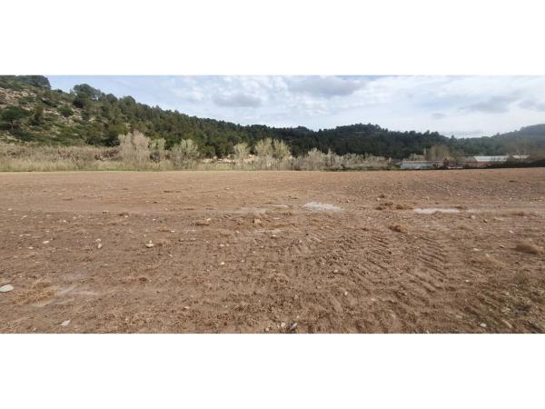 Terreno en via Sense Nom, 4