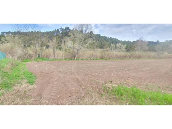 Terreno en via Sense Nom, 4