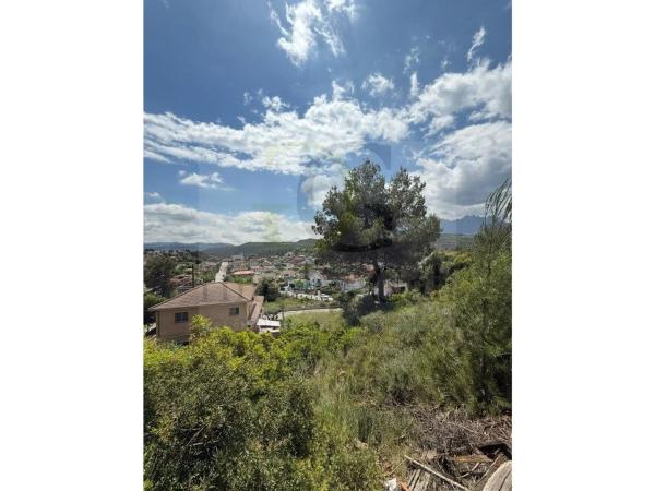 Terreno en calle del Montsía