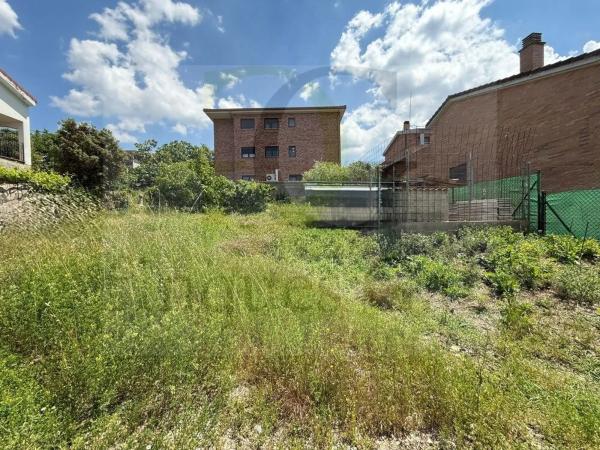 Terreno en calle de Mestral