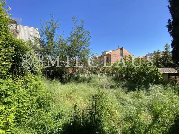 Terreno en calle de Montalegre