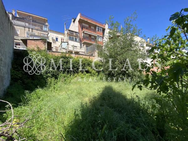 Terreno en calle de Montalegre