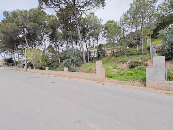 Terreno en calle Magnòlia