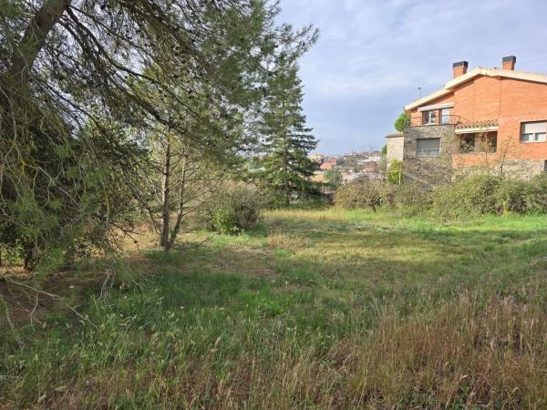 Terreno en calle Montcau