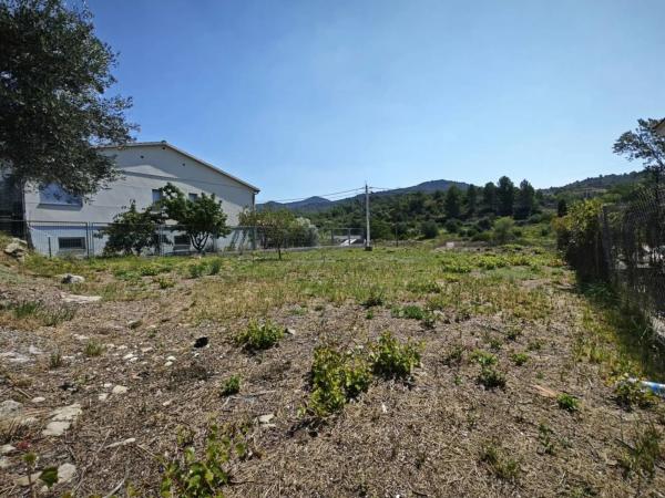 Terreno en calle de Prat de la Riba