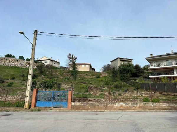 Terreno en calle Burjons
