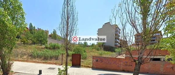 Terreno en calle de Miquel Martí i Pol
