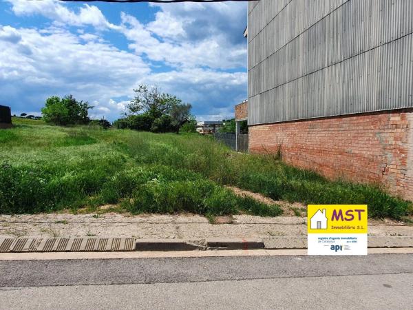 Terreno en calle Mujal, 20