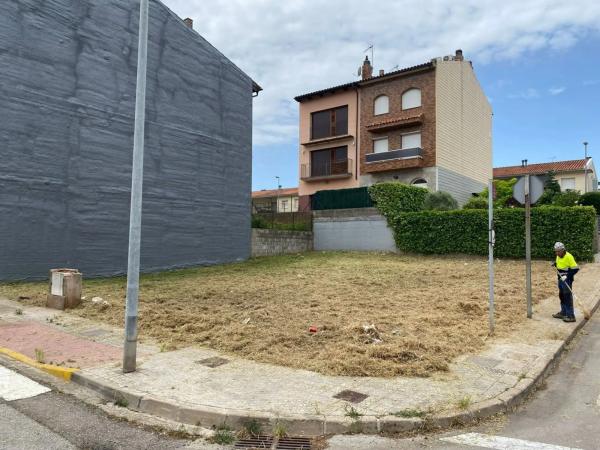 Terreno en calle Joan Miró