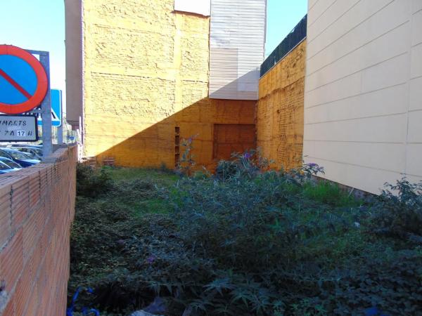 Terreno en calle de Fra Jacint Coma i Galí, 38