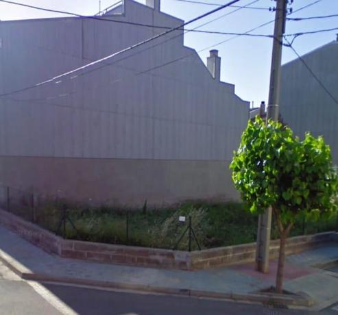 Terreno en calle Canigó