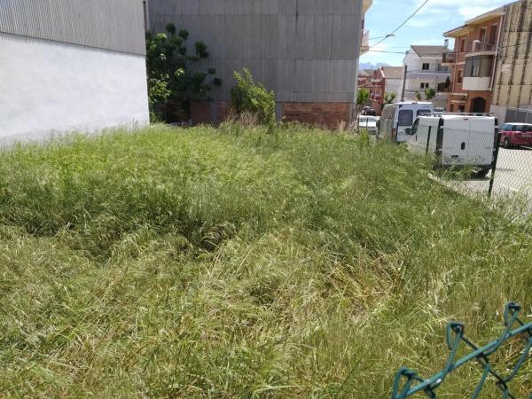 Terreno en calle Canigó