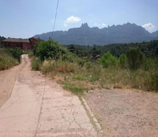 Terreno en via Sense Nom