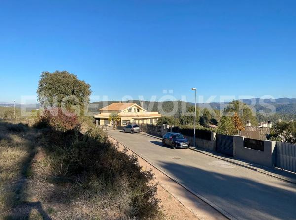 Terreno en calle Serrat Ferrer