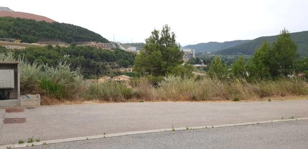 Terreno en calle de Teresa de Calcuta