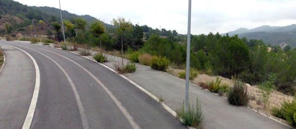Terreno en calle de Teresa de Calcuta