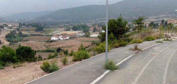 Terreno en calle de Teresa de Calcuta