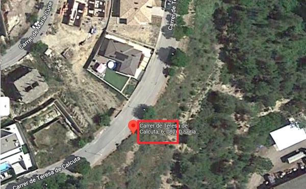 Terreno en calle de Teresa de Calcuta