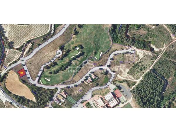 Terreno en calle Montsant