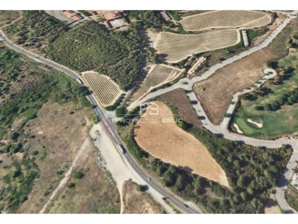 Terreno en calle Montsant