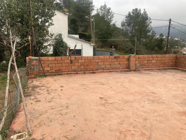 Terreno en calle Montseny, 29