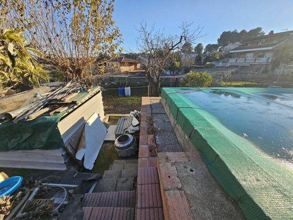 Terreno en calle Segre