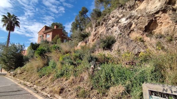 Terreno en calle Collserola, 1