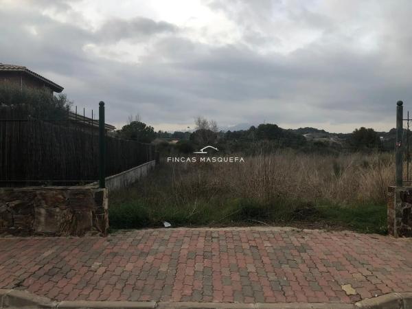 Terreno en avenida Montseny, 1