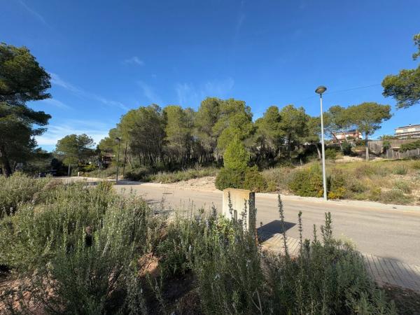 Terreno en calle de Salvador Dalí, 5
