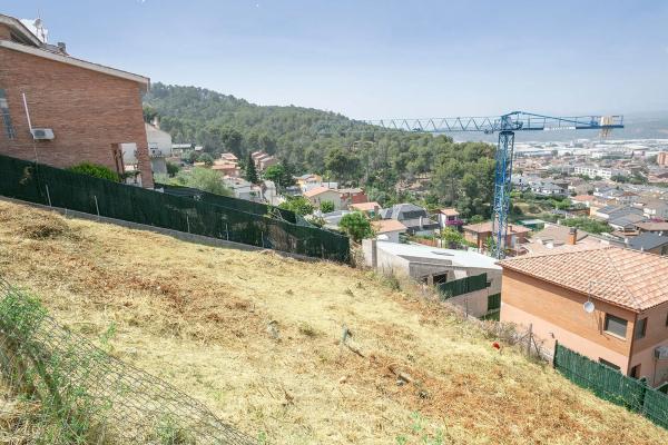 Terreno en calle Muntanya, 21