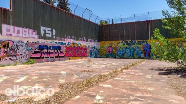 Terreno en paseo Paradís