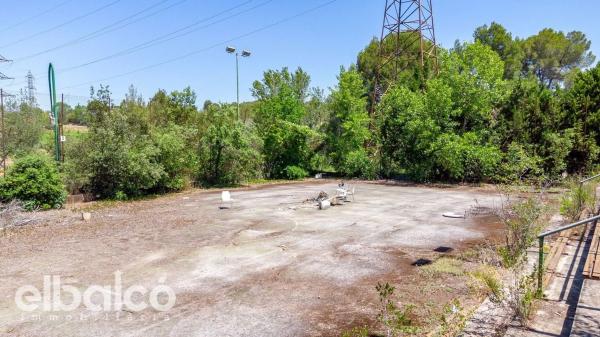 Terreno en paseo Paradís