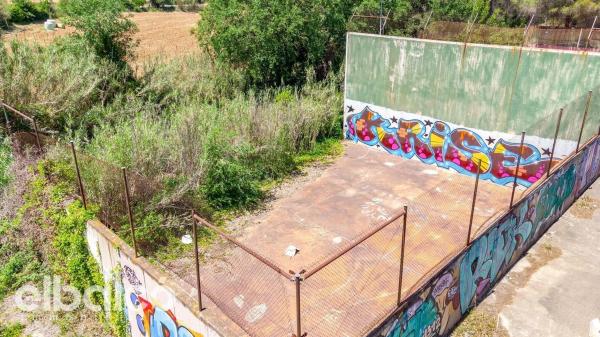 Terreno en paseo Paradís