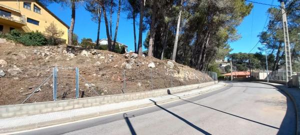Terreno en calle del Segre, 10